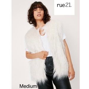 NWT Rue 21 Faux Fur Shaggy Cream Vest Hook & Eye Medium